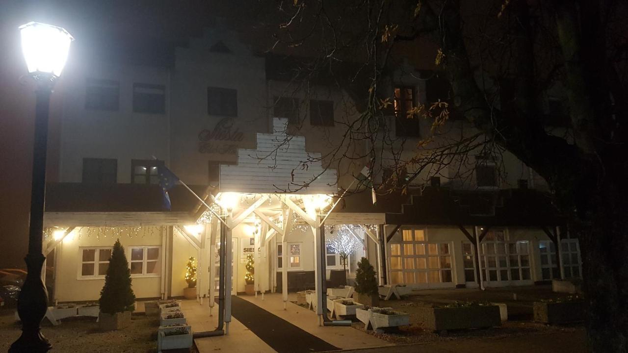 Siesta Club Apartman Harkany Hotel Kültér fotó